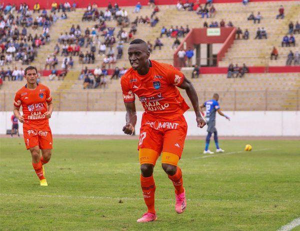 César Vallejo ganó 4-1 el última clásico trujillano: Yorleys Mena, Osnar Noronha, Ronald Quinteros y Jairo Vélez marcaron los goles.