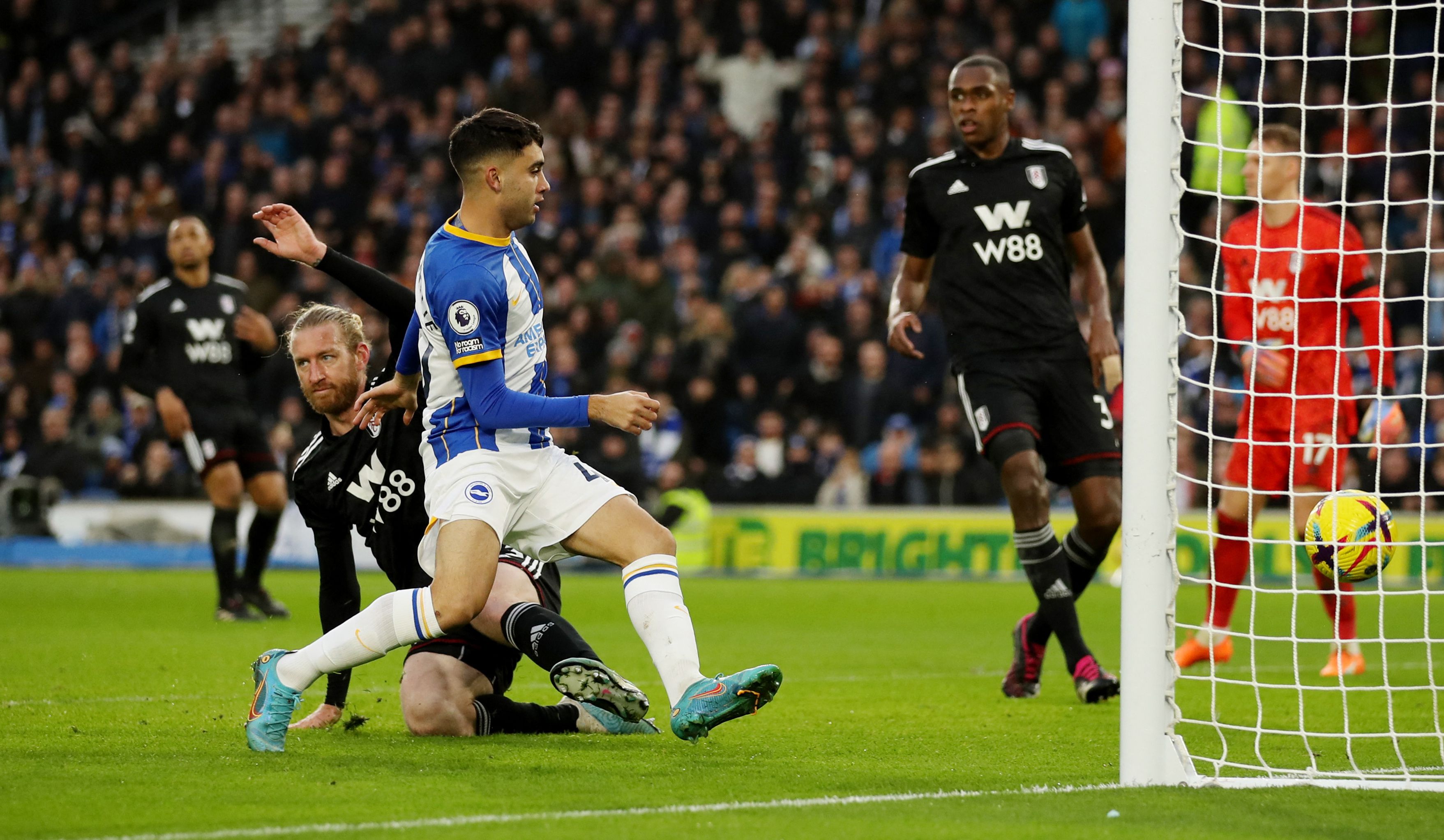 Facundo Buonanotte llegó esta temporada al Brighton & Hove Albion (REUTERS/Chris Radburn)