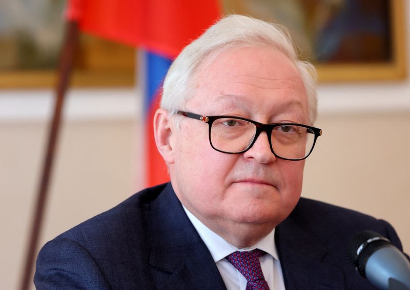 El viceministro de Asuntos Exteriores de Rusia, Serguéi Riabkov, asiste a una rueda de prensa en la misión rusa tras su discurso en la Conferencia sobre Desarme de las Naciones Unidas en Ginebra, Suiza, 2 de marzo de 2023. REUTERS/Denis Balibouse