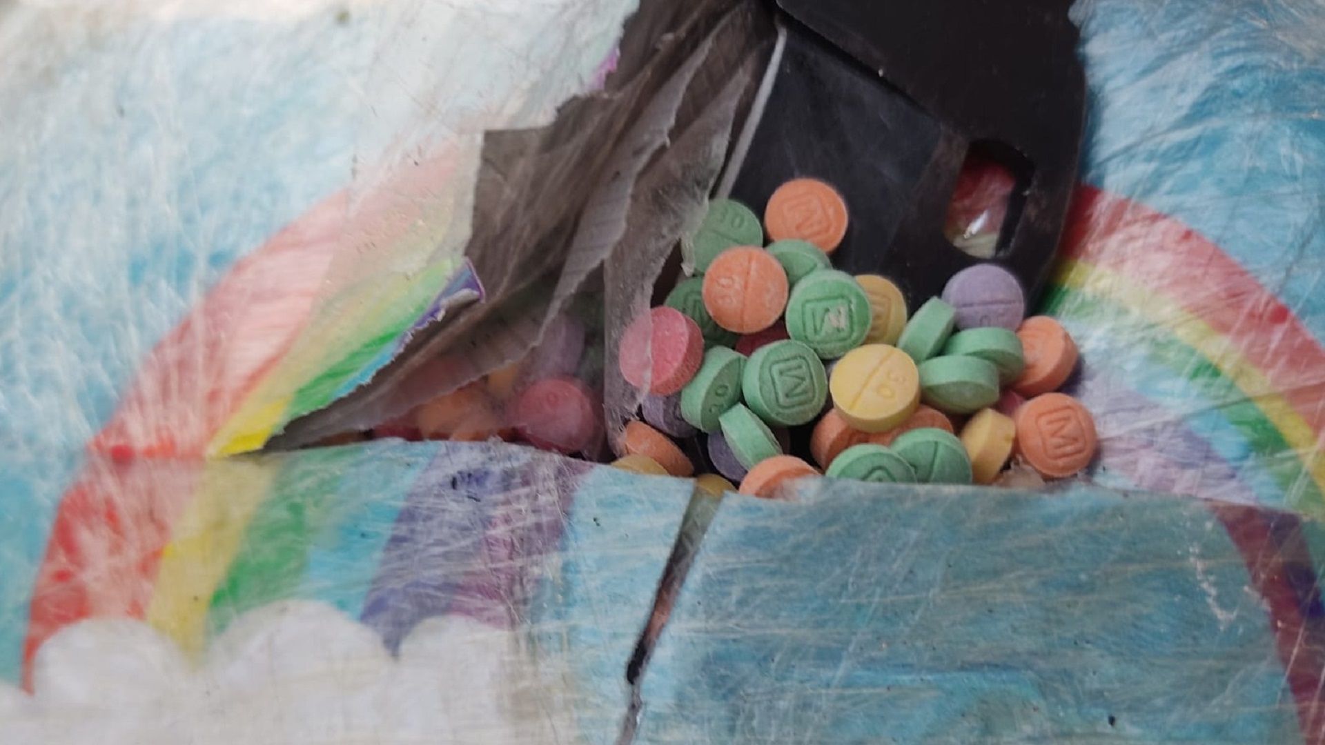 Una menor presuntramente consumió un dulce con fentanilo. (FGR)