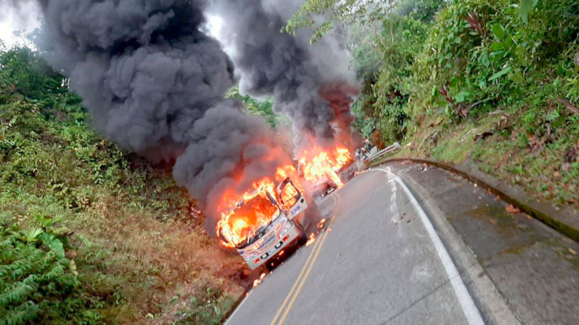 Quema de buses por el ELN