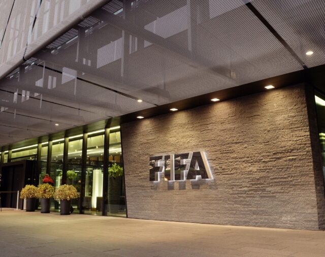 Fondo FIFA para impagos ayuda a 225 jugadores, muchos en Portugal y Grecia