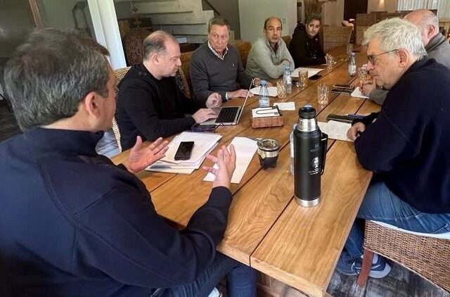 Sergio Massa encabeza una reunión del equipo económico: analizan medidas para contener la inflación