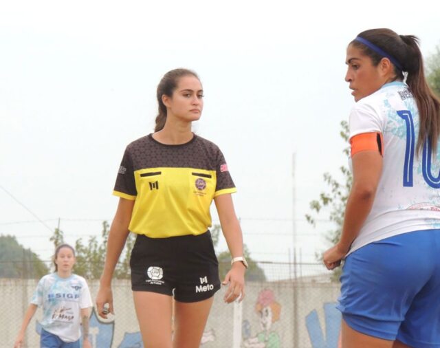 Una árbitra del fútbol entrerriano denunció por abuso a un superior