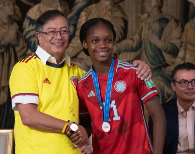 Gustavo Petro “sacó pecho” por elección de Colombia como sede del Mundial Femenino Sub-20 de la FIFA y se adjudicó logro
