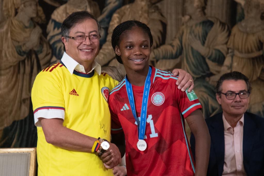Gustavo Petro y Linda Caicedo. Premiación selección Colombia Femenina. Foto: Presidencia de la República