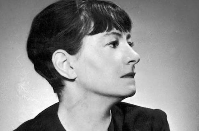“Lo primero que hago por las mañanas es lavarme los dientes y afilar la lengua”: la brillante pluma de la versátil escritora estadounidense Dorothy Parker