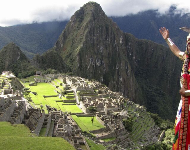 Desaparecen placa de oro y pergamino que reconocen a Machu Picchu como una de las 7 maravillas del mundo
