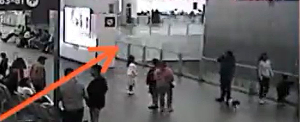 Vidrios en el AICM colapsaron, ocasionando lesiones en cinco personas
