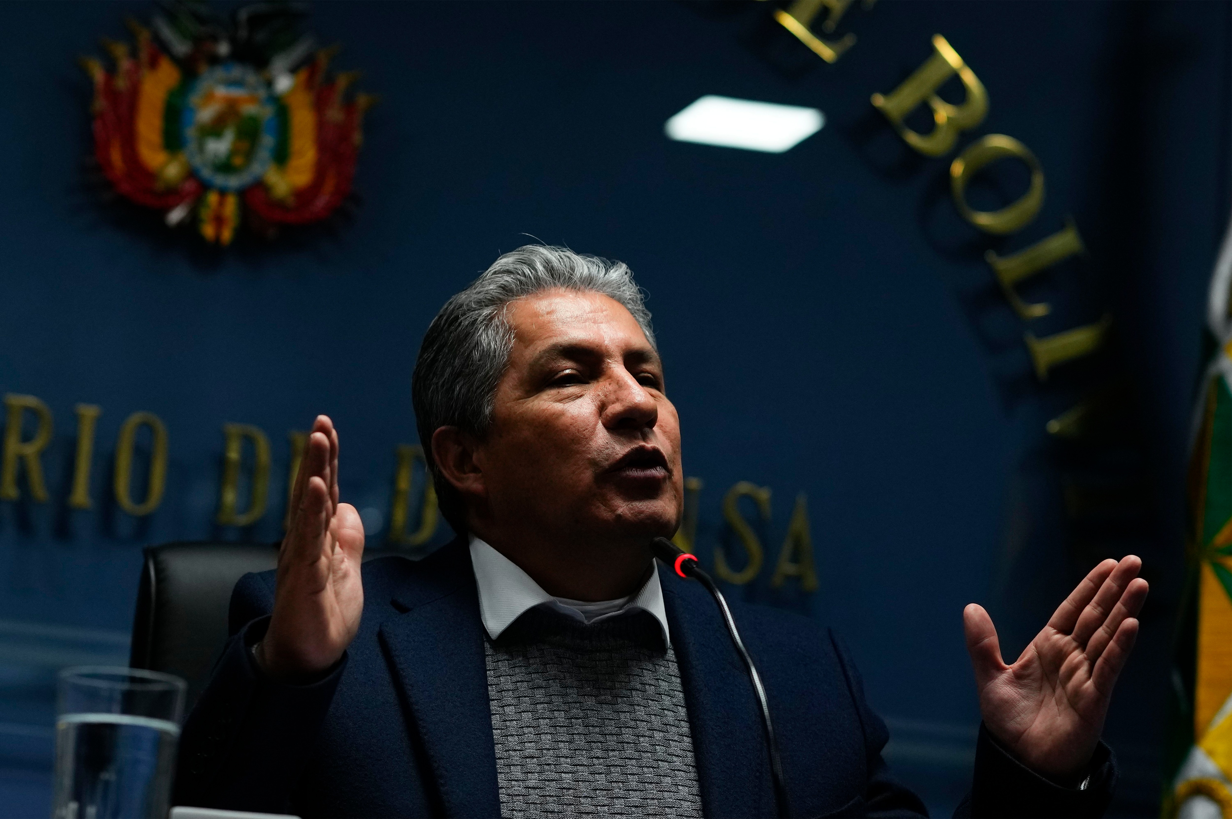 El ministro de Defensa de Bolivia, Edmundo Novillo respondió el pedido de la cancillería argentina sobre la presencia de Irán en ese país. (Foto AP/Juan Karita)