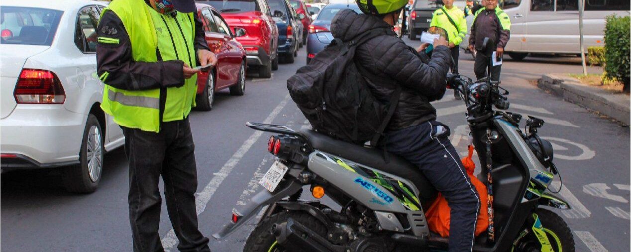 Semovi ofrece descuento en placas para moto en CDMX