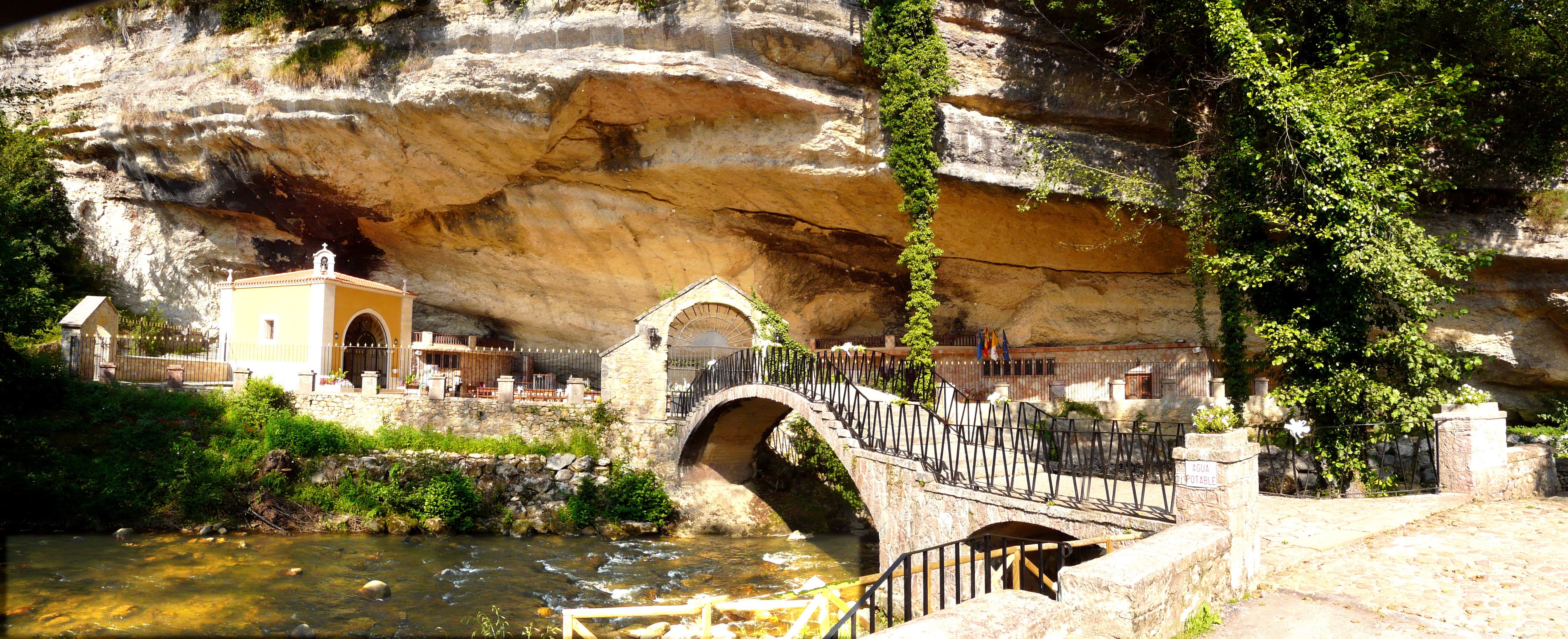 Santuario de la Virgen de la Cueva, en Asturias (Ayuntamiento de Piloña).