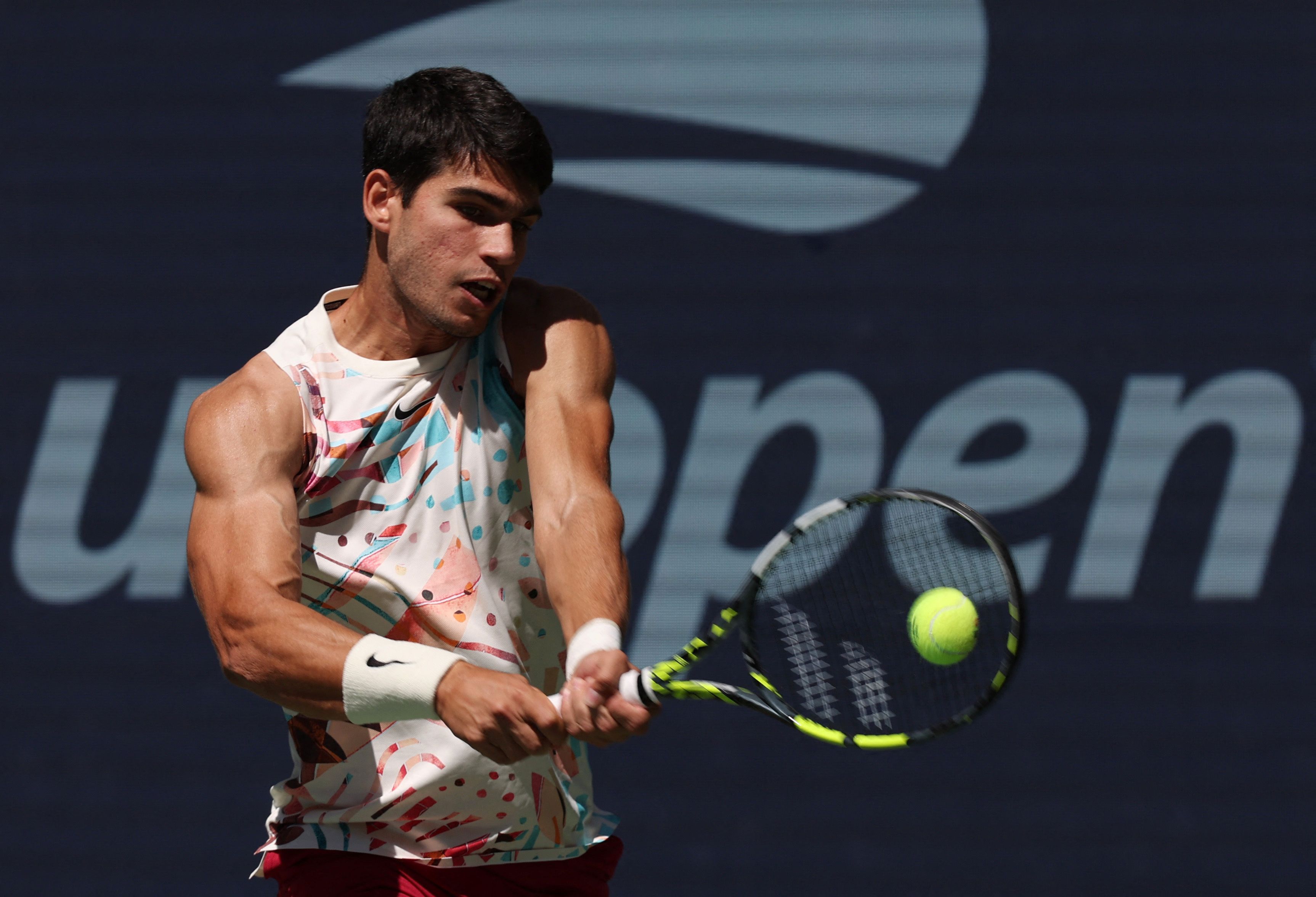 Carlos Alcaraz durante el partido ante Daniel Evans (REUTERS).