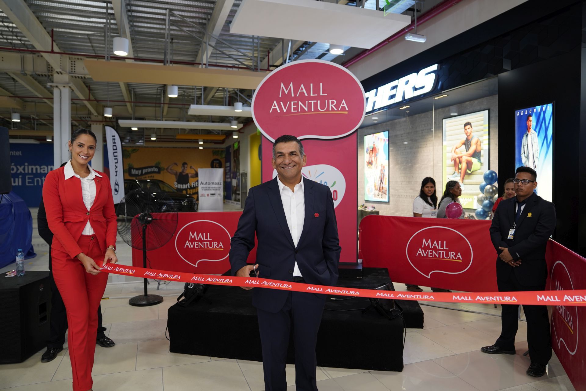 Javier Postigos en el Mall Aventura Iquitos que abrió sus puertas