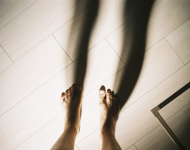 Qué es el síndrome de piernas inquietas y qué lo causa