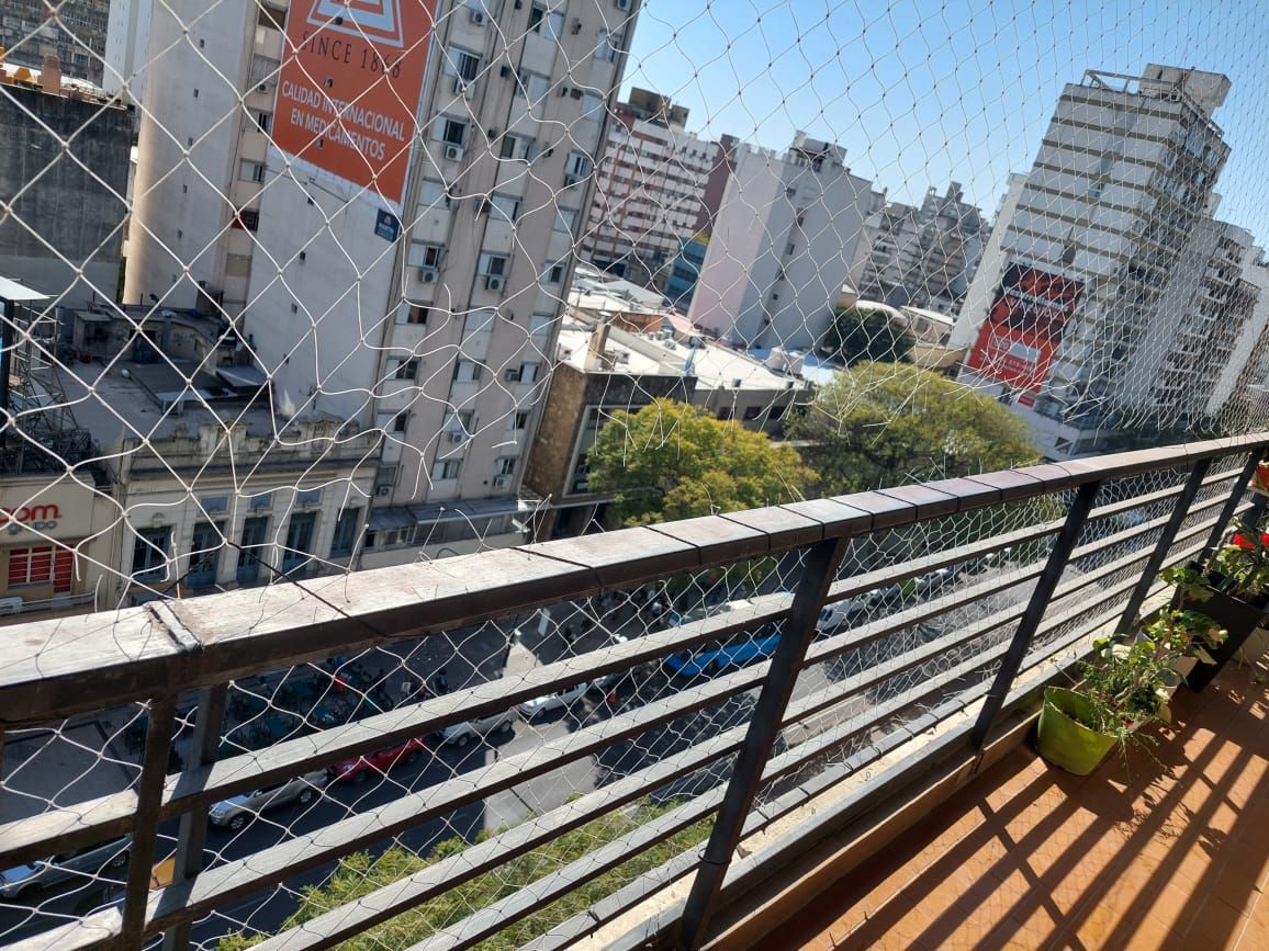 El balcón donde el niño quedó colgando en Rosario