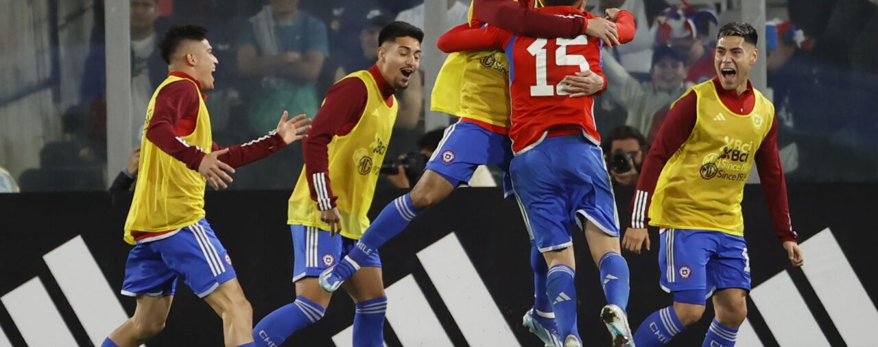 2-0. Chile suma su primer triunfo ante Perú y lo manda al penúltimo lugar de la tabla