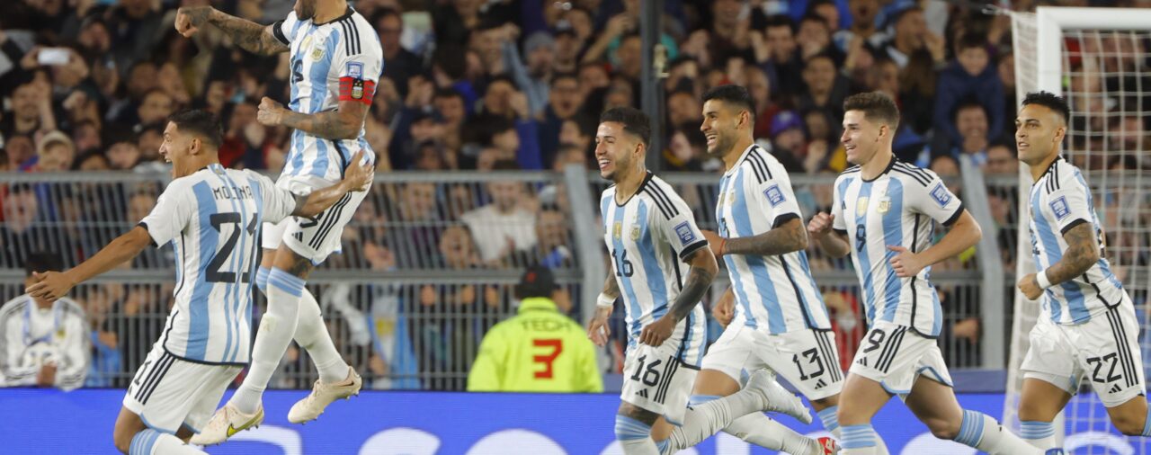 Argentina marcha al 100 % y Brasil cede empate por culpa del golazo de Bello