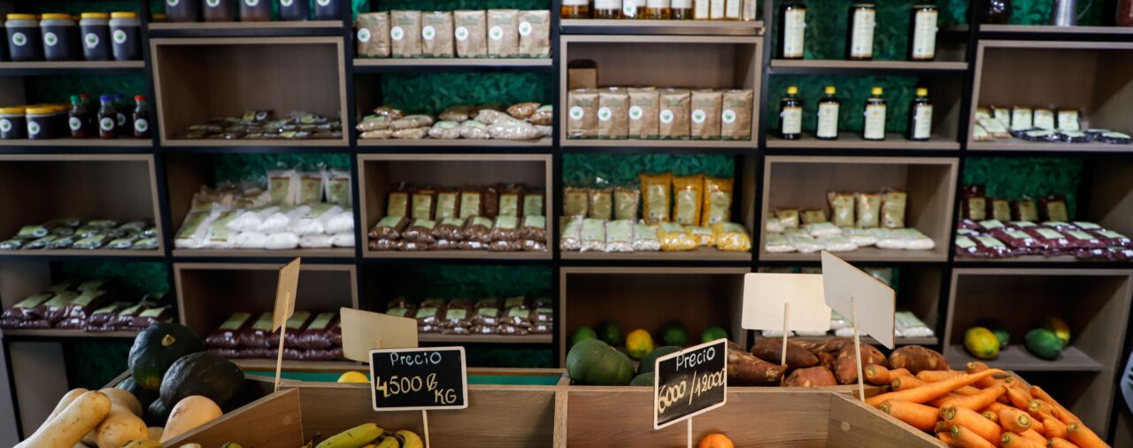 Los supermercados hacen caja con los productos ecológicos: Carrefour y Alcampo los venden hasta un 130% más caros