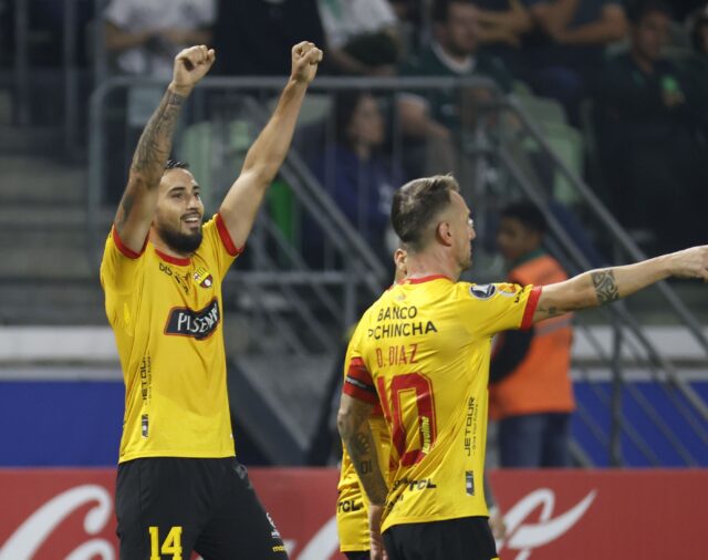 El argentino Fydriszewski con un doblete le devuelve el liderato al Barcelona en Ecuador