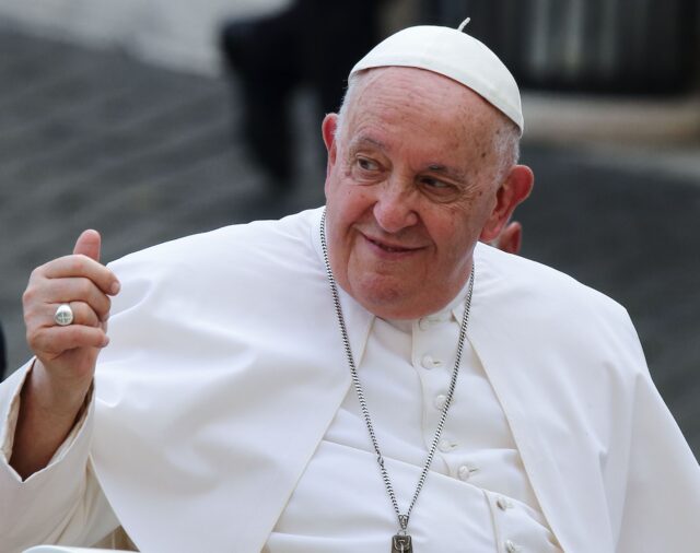 El Papa Francisco prefiere a Pelé, antes que a Maradona y Messi: "Para mí, de los tres, el gran señor es Pelé"