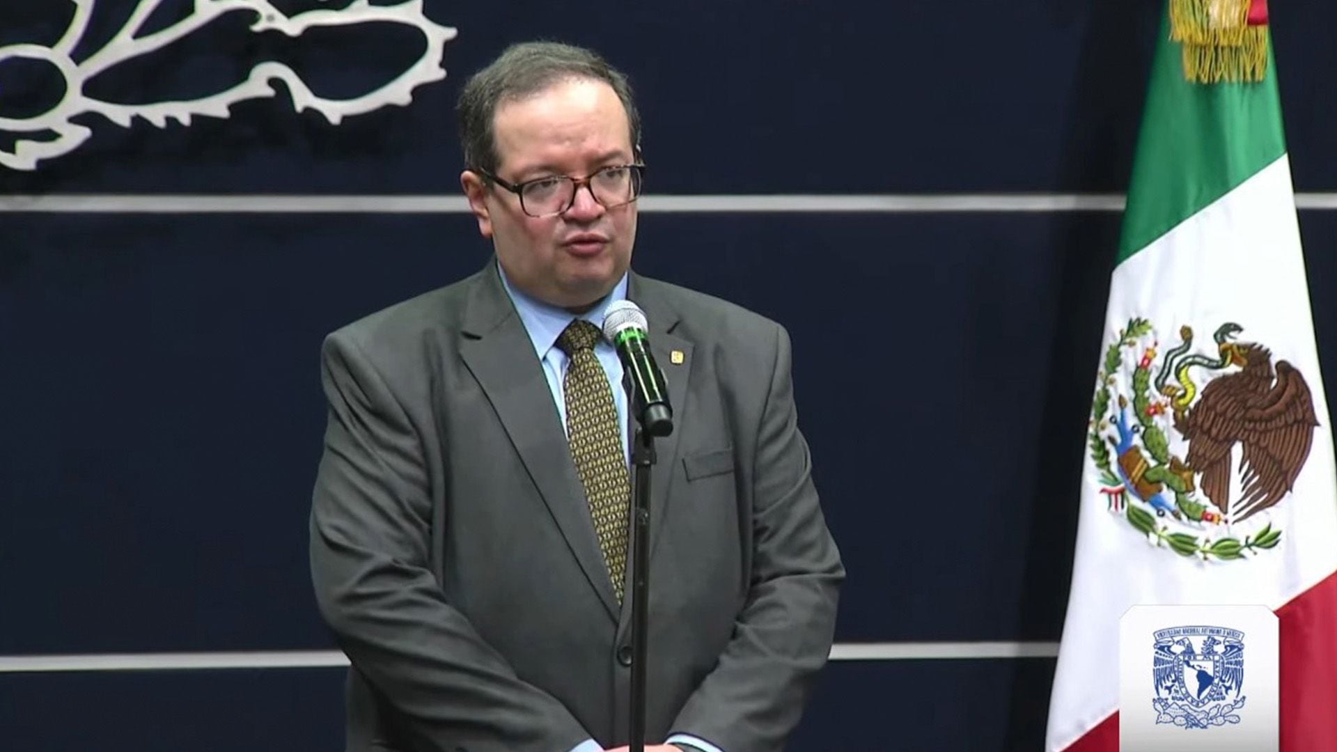 El nuevo rector de la UNAM en conferencia de prensa.