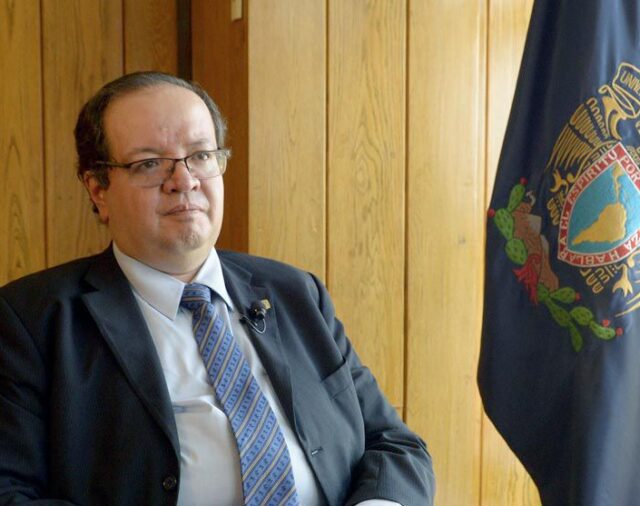 Este es el grado de estudios de Leonardo Lomelí, el nuevo rector de la UNAM