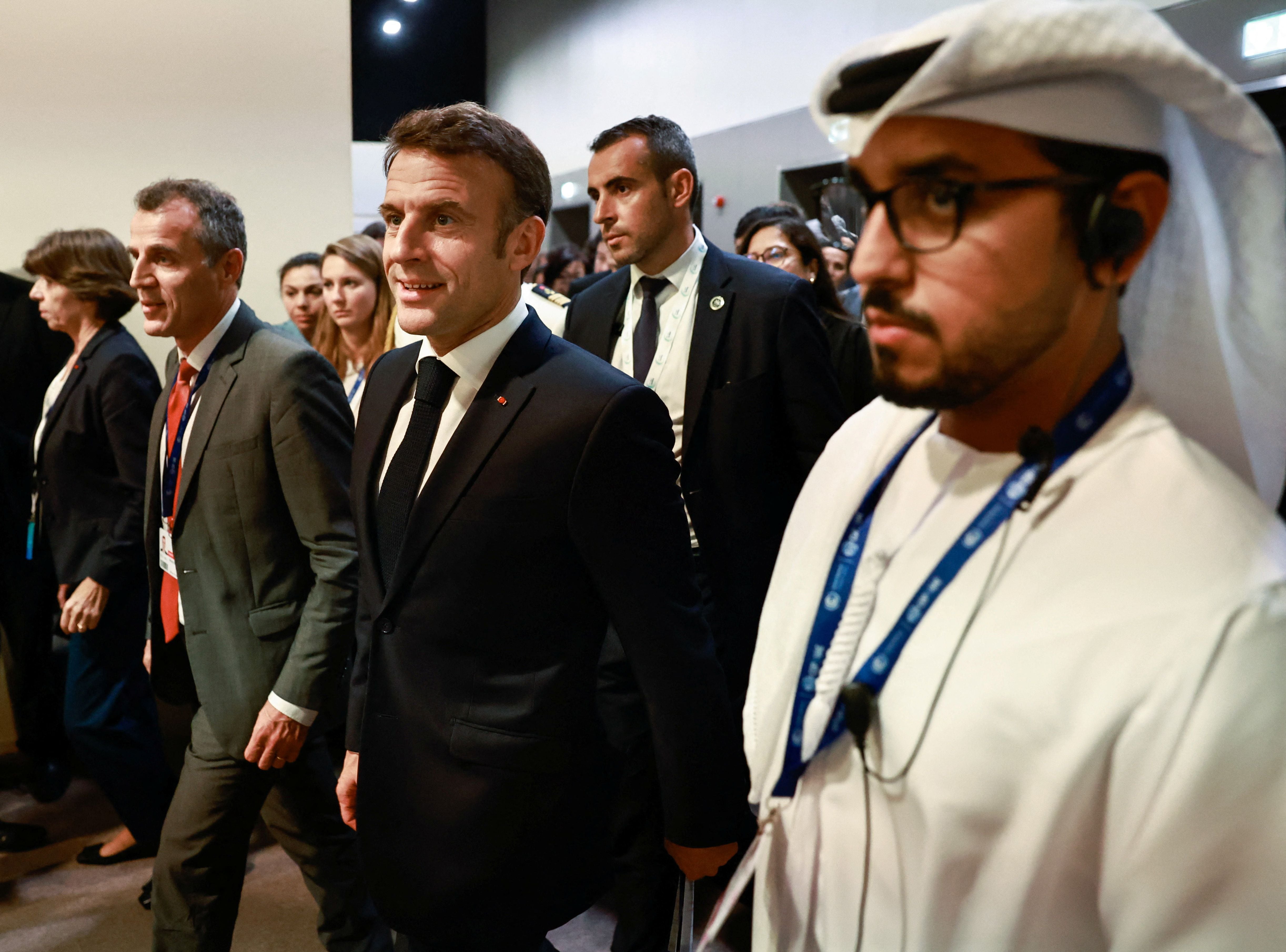 Macron destacó el rol de Francia en la adopción de nuevas fuentes de energía que no provengan de combustibles fósiles (REUTERS/Thaier Al-Sudani)