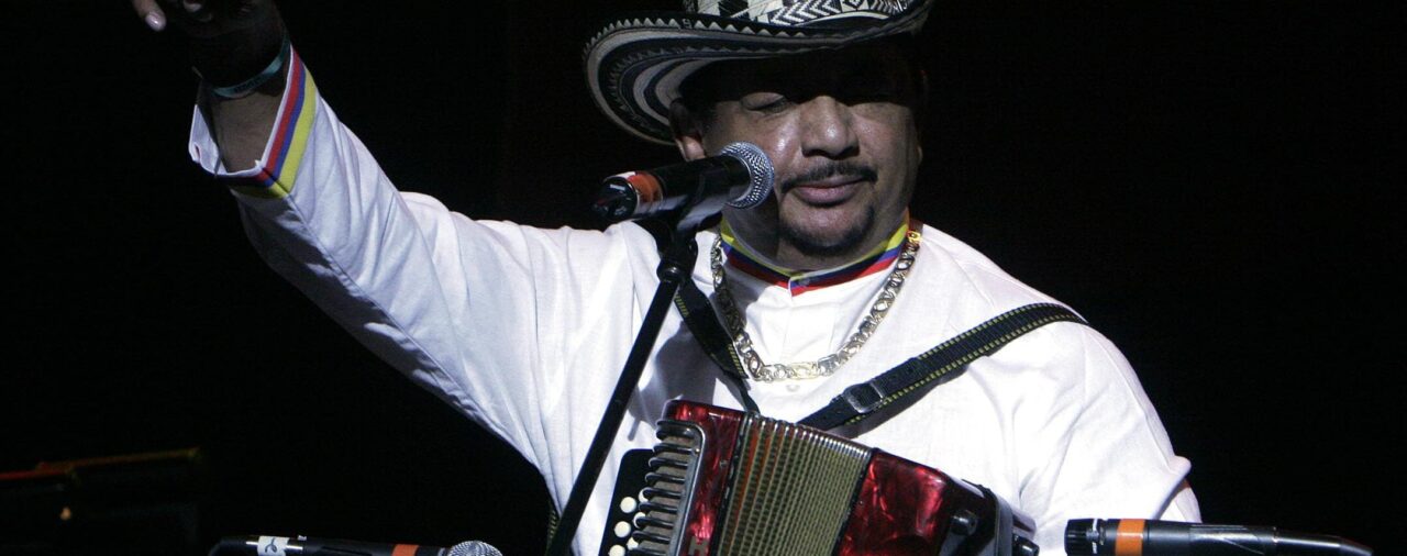 Fallece el cantautor colombiano de música vallenata Lisandro Meza