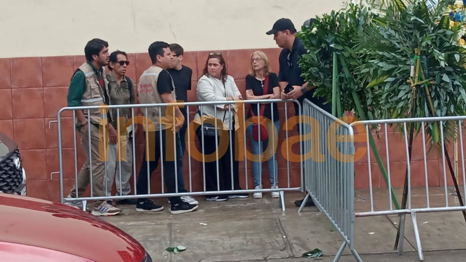 Representantes del Ministerio de Cultura se hicieron presente en el velatorio de Pedro Suárez Vértiz. Infobae Perú / Paula Elizalde.