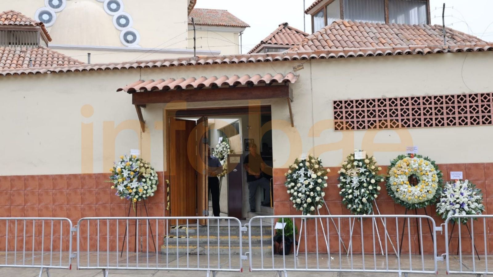 Restos de Pedro Suárez Vértiz están siendo velados en la Parroquia Nuestra Señora de Fátima. Infobae Perú / Paula Elizalde.
