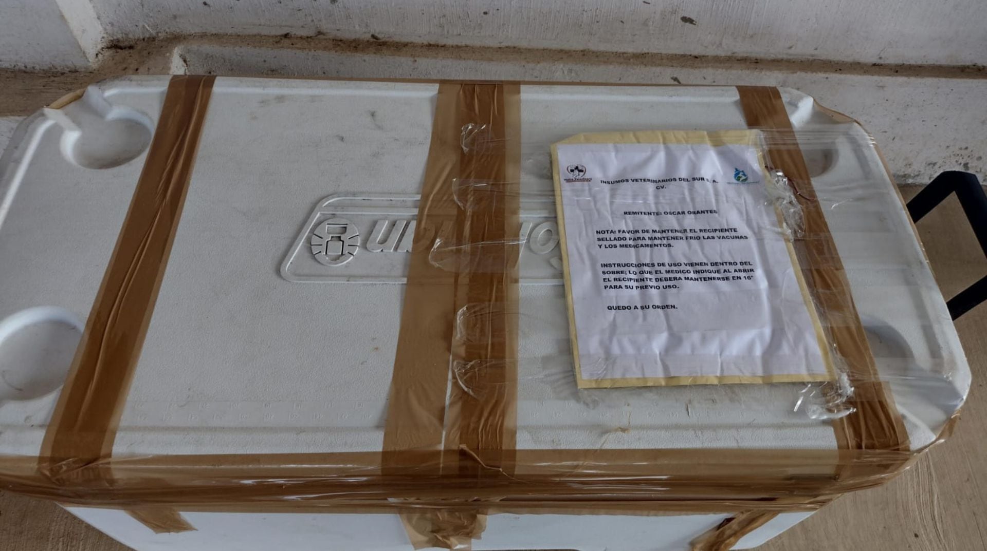 La hielera fue, aparentemente, enviada por paquetería. (Especial)