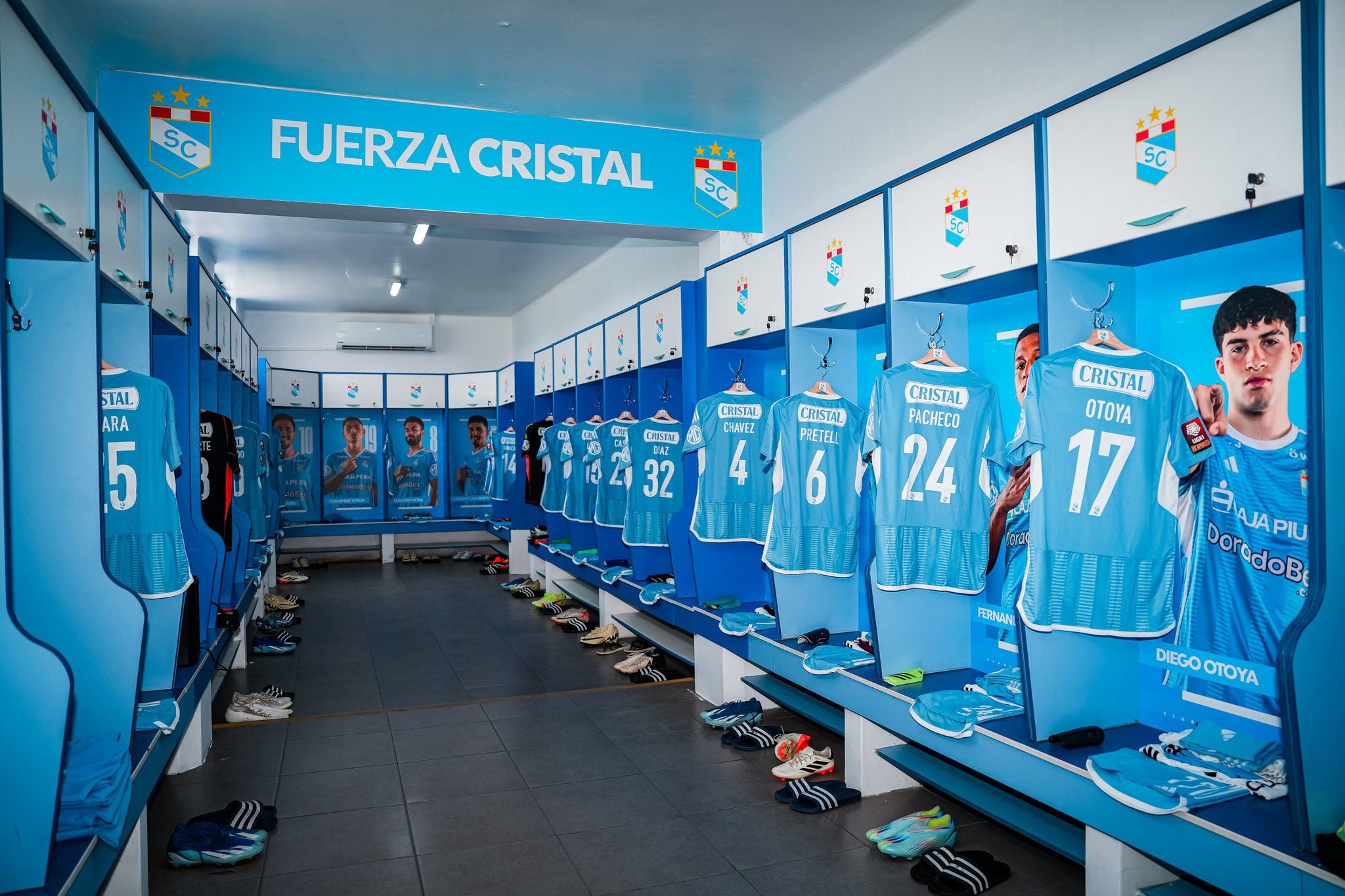 Los camerinos de Sporting Cristal están listos para el encuentro contra ADT en el estadio Alberto Gallardo.