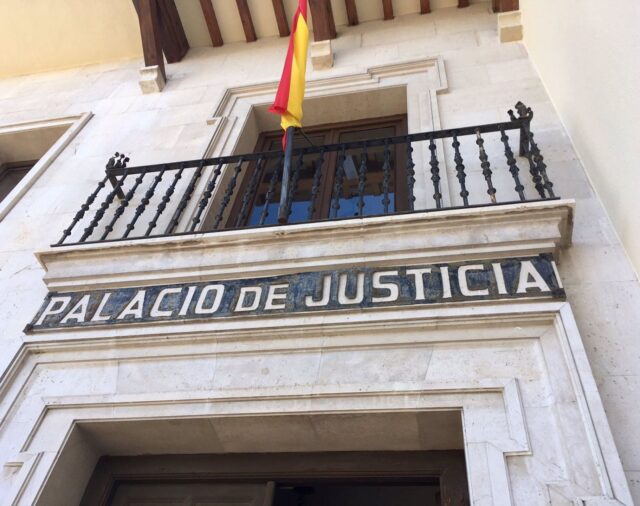 Condenan a tres años de prisión a un hombre de 80 años por agresión sexual a su empleada doméstica en Cuenca
