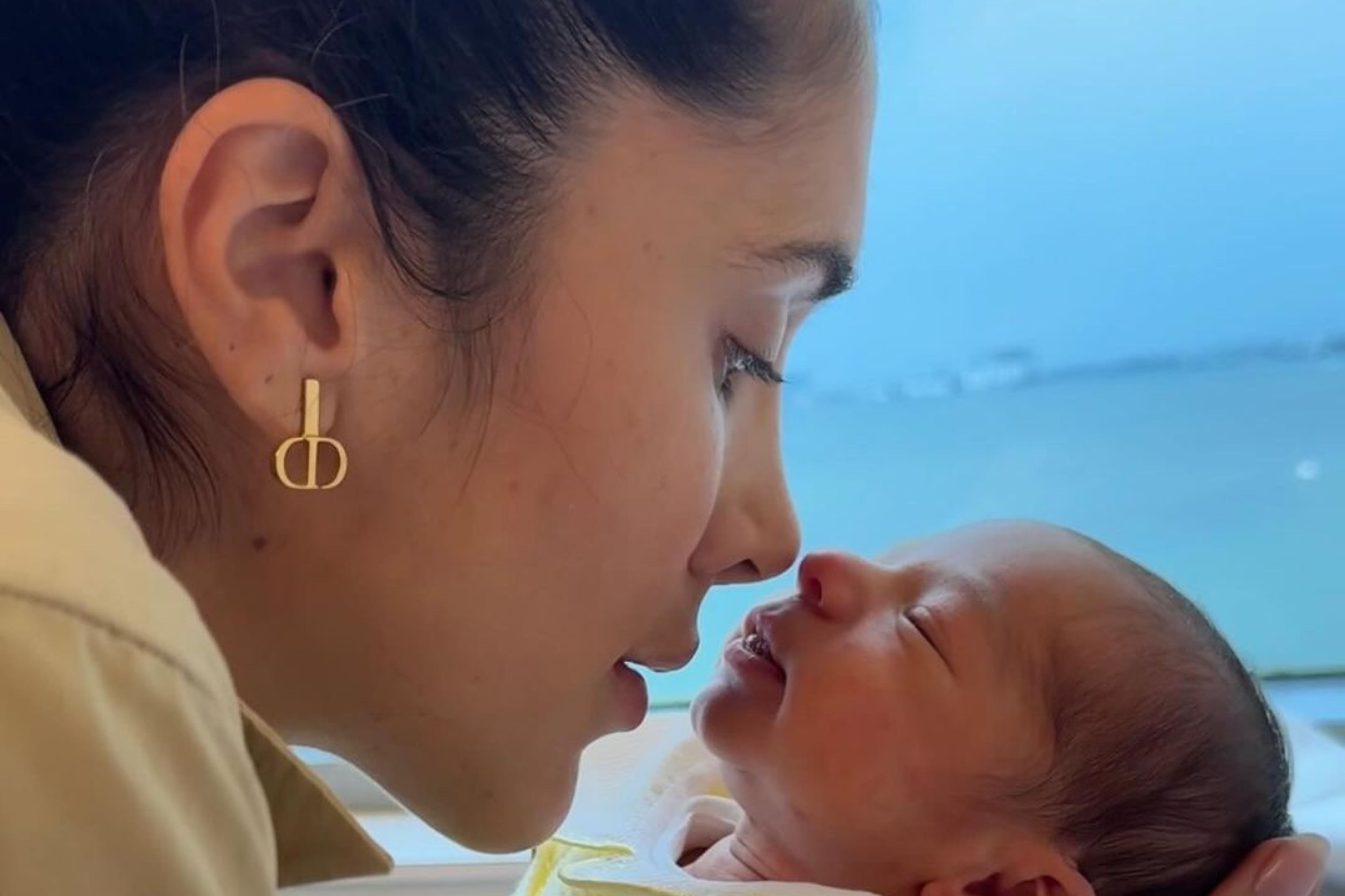 Daniela Ospina y su hijo menor, Lorenzo - crédito @daniela_ospina5/Instagram