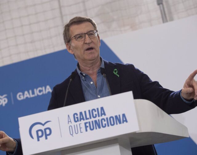 Feijóo insiste en que el 18F se enfrentan "el modelo de Galicia, de la estabilidad", con "el de Sánchez"