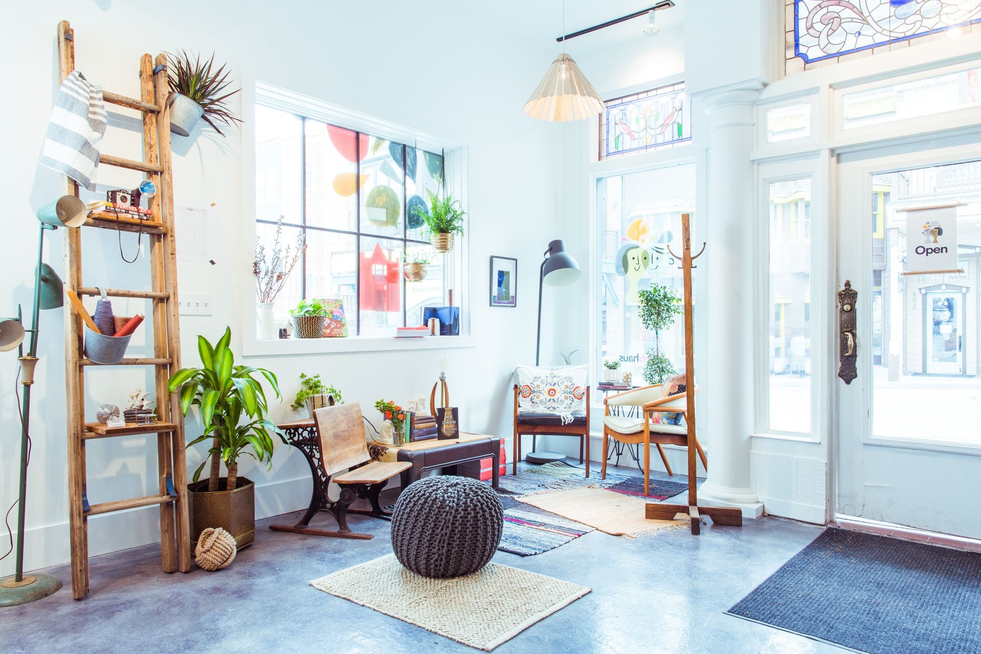 Desarrollos inmobiliarios en Miami apuntan a satisfacer la demanda de Airbnb, con más de 12,000 unidades de condominios en proceso, reflejando una transformación en el mercado de alquileres a corto plazo. (Bryan Derballa)