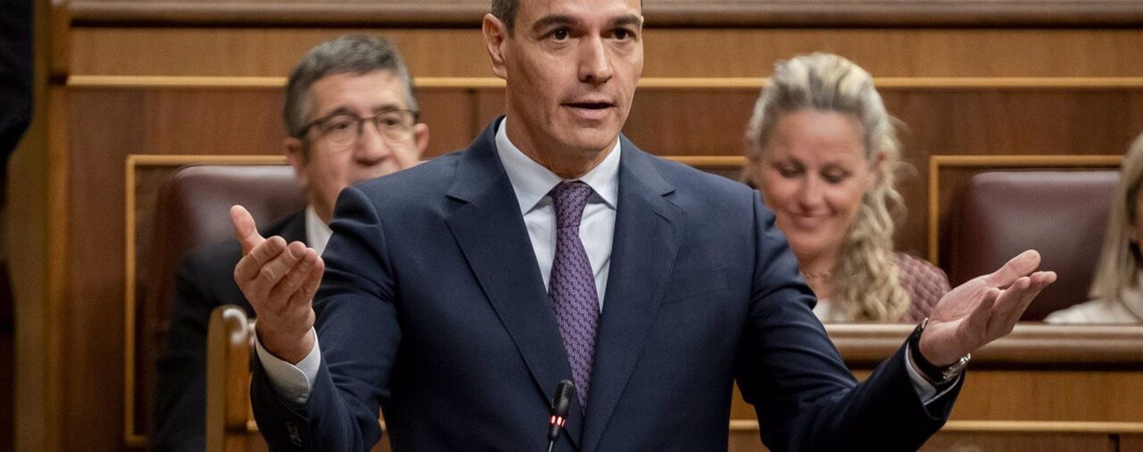 Sánchez buscará vías para traspasar Tráfico a Navarra tras el fallo del TS y dice que Feijóo lo pidió para Galicia