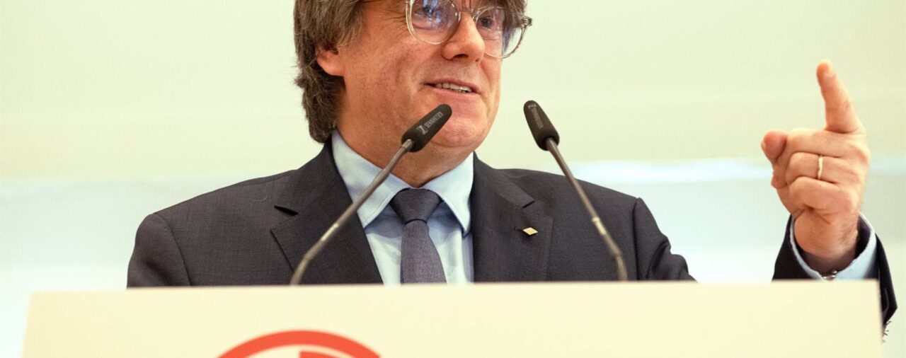 El PSOE cree que le beneficia que Puigdemont sea candidato en las catalanas pero sigue dudando de que vaya a presentarse