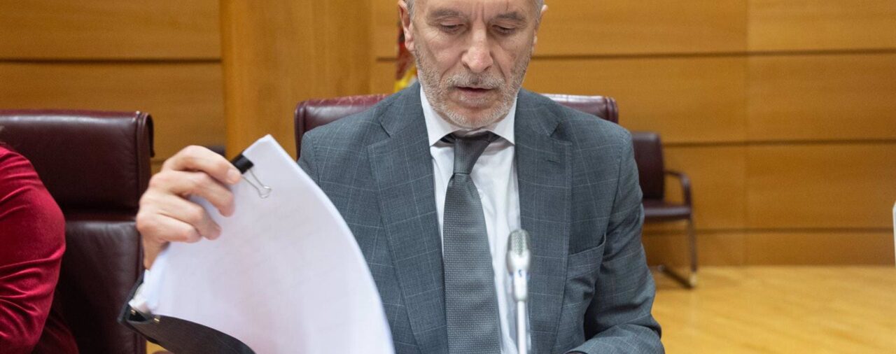 Marlaska dice que la Comunidad de Madrid no ha pedido oficialmente refuerzo de seguridad en la vivienda de Ayuso