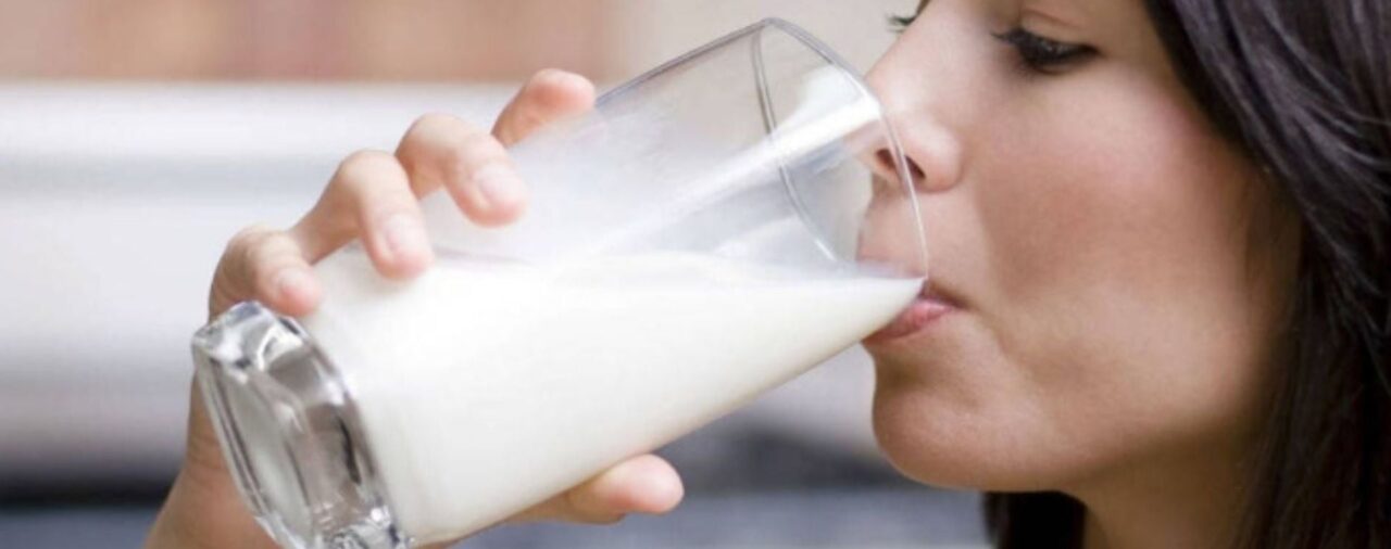 ¡No todo lo caro es bueno! Leche Vaca Blanca obtiene buenas calificaciones de Profeco y además es económica