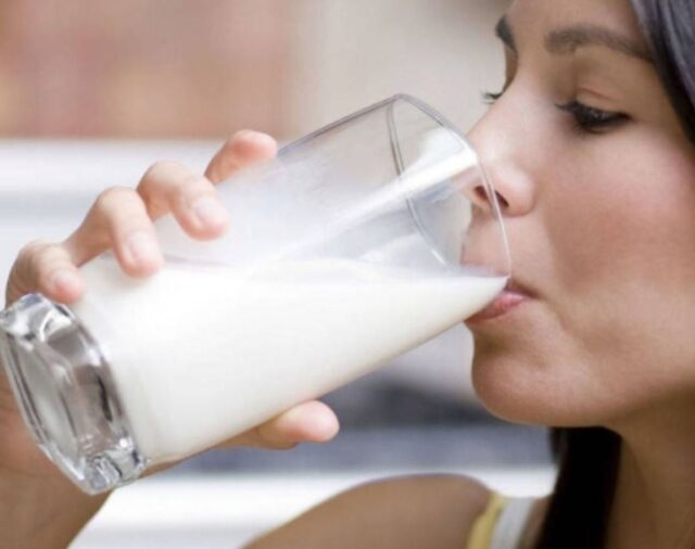 ¡No todo lo caro es bueno! Leche Vaca Blanca obtiene buenas calificaciones de Profeco y además es económica