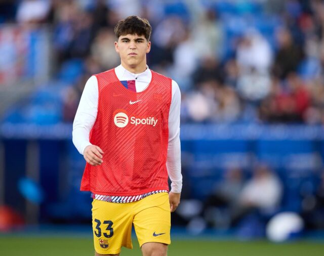 Pau Cubarsí, tras debutar con España: "Intento ser yo, salir con calma y jugar a lo que sé"