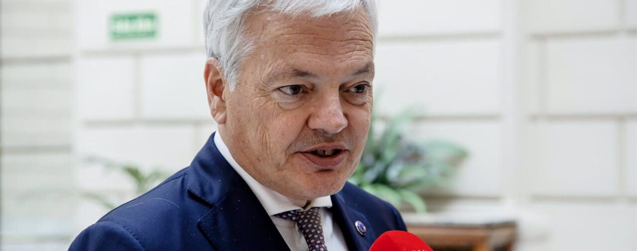 Reynders podrá seguir mediando entre PP y PSOE para desbloquear el CGPJ hasta el 25 de abril tras retrasar su excedencia