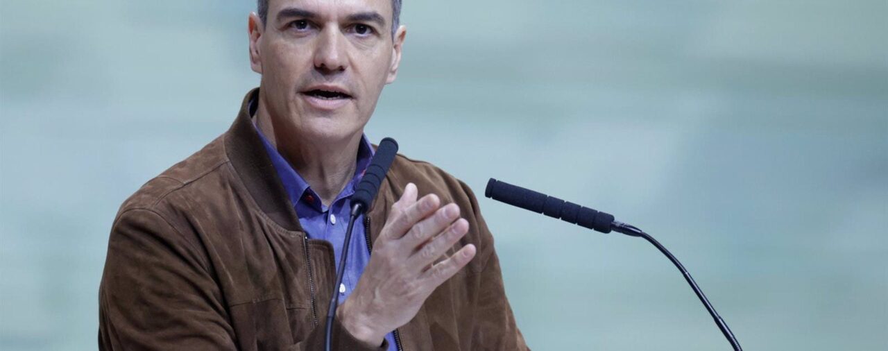 Sánchez condena el asesinato de las niñas de Almería y traslada "todo el cariño" a la familia