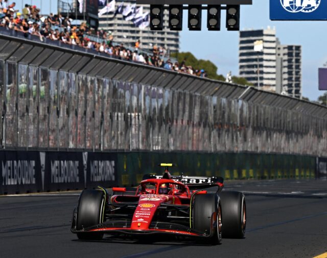 Un Carlos Sainz heroico se corona en Australia y vuelve a romper la hegemonía de Verstappen; Alonso brilla de nuevo