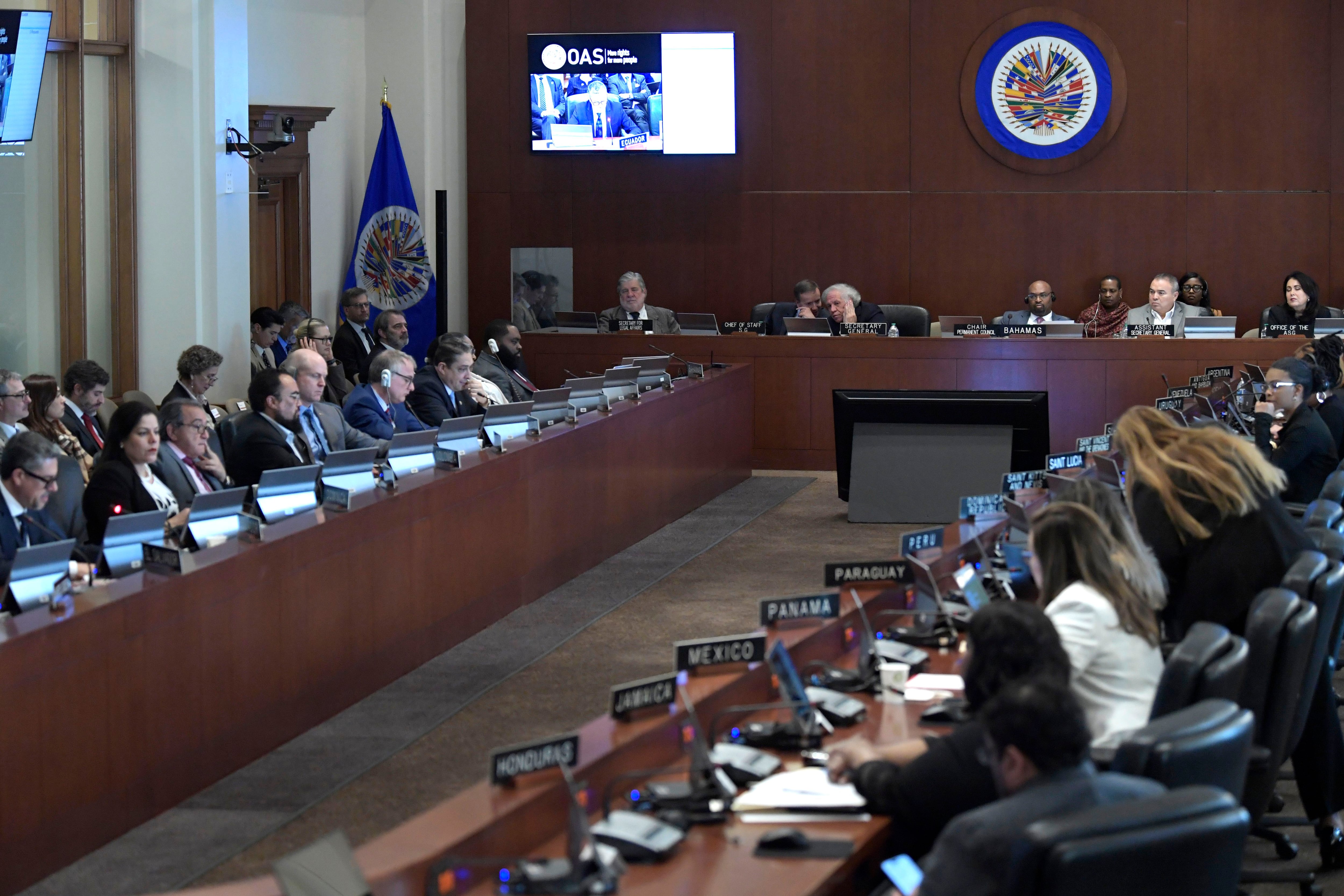 Fotografía de una reunión del Consejo Permanente de la Organización de los Estados Americanos (OEA) este martes en la sede del organismo en Washington (Estados Unidos). EFE/Lenin Nolly