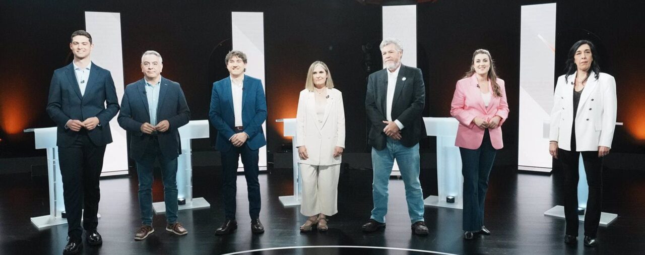 PNV reivindica su inconformismo para mejorar Osakidetza y EH Bildu pide responsabilidades políticas por su "declive"