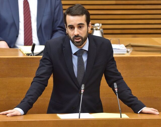 PSOE acusa a Mazón de usar deducciones fiscales como "cortina de humo" para ocultar bajada de impuestos a clases altas