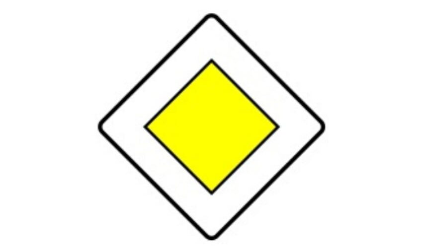 Qué significa la señal de la DGT que se parece a un huevo frito